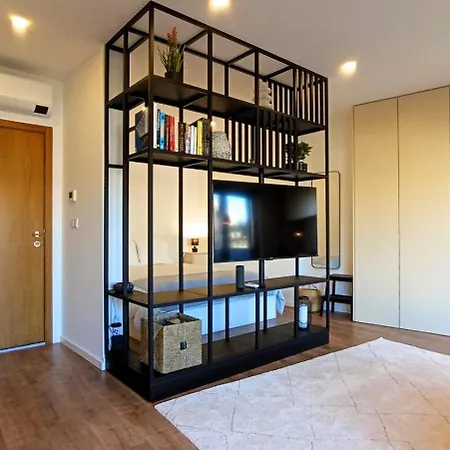 Chomes Pt - Comfort, Compact, Convenience *