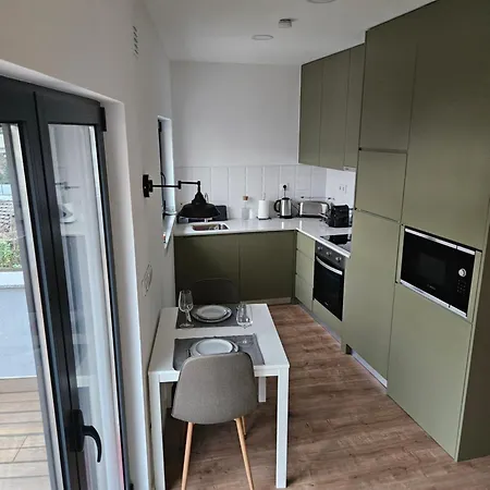 Chomes Pt - Comfort, Compact, Convenience *